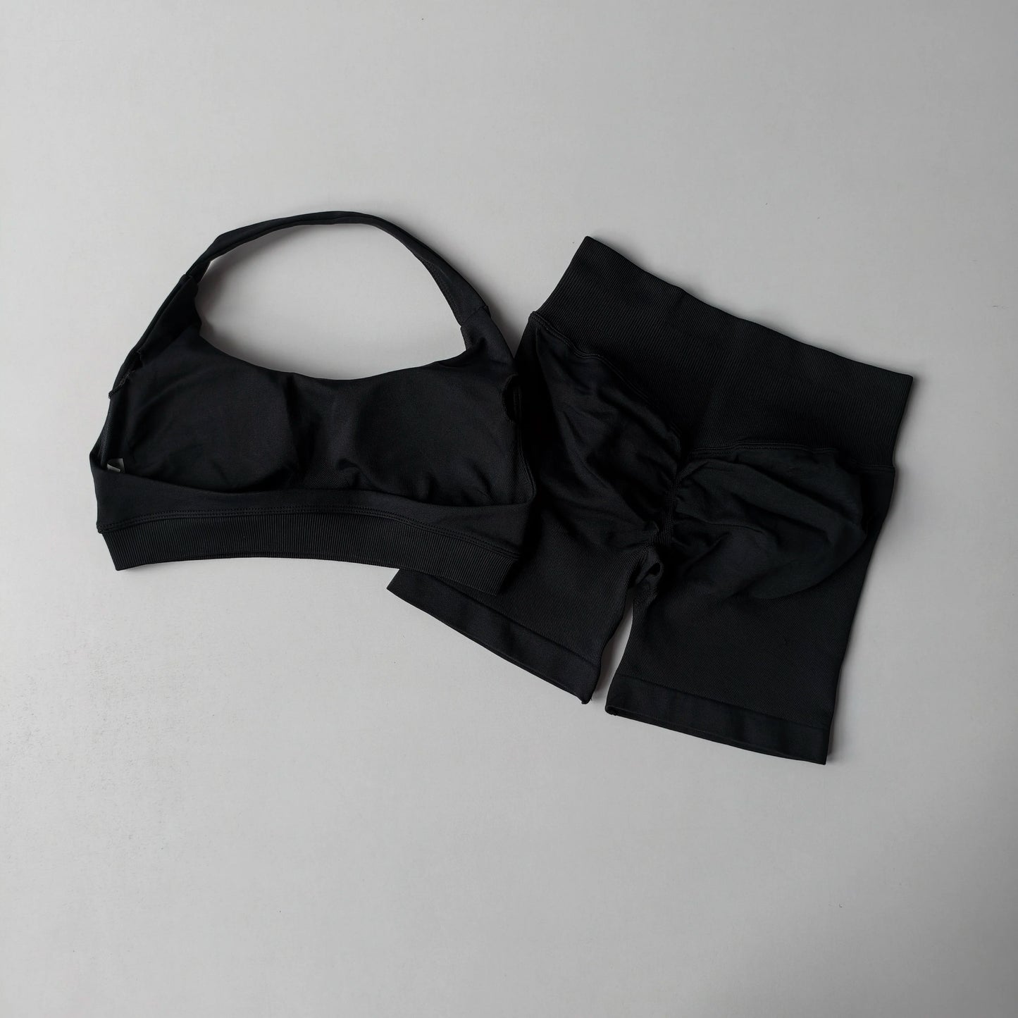 Women's Seamless Yoga Gym Set — Halter Sports Bra & Shorts Workout Outfit | Free UK Delivery